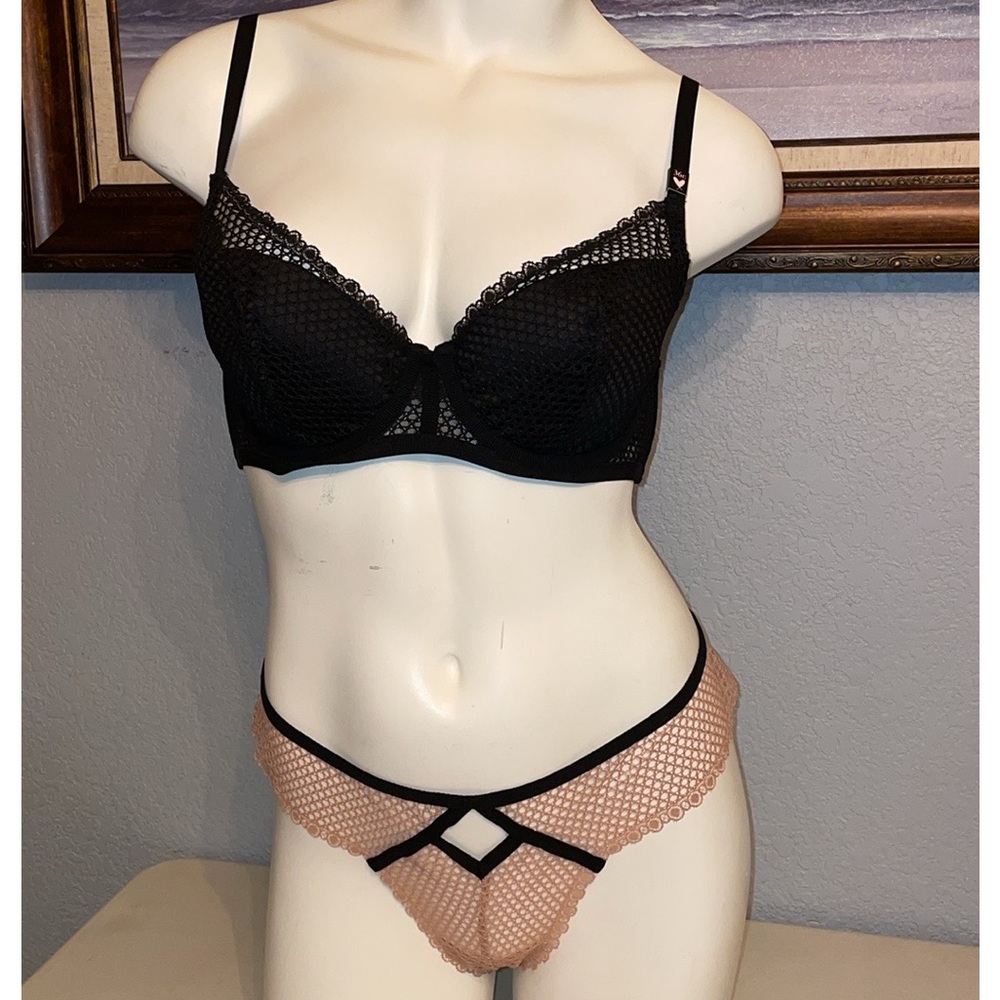 Victoria's Secret Thong VS Dusty Rose Shimmer Thong VS VERY SEXY Fishnet Panty 🆕 - Picture 17 of 17